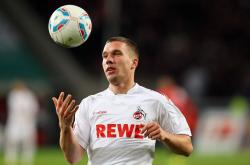 Rookie连续十五场比赛得分超过大比分获胜，巴黎圣日耳曼不断突破！观众掌声雷动